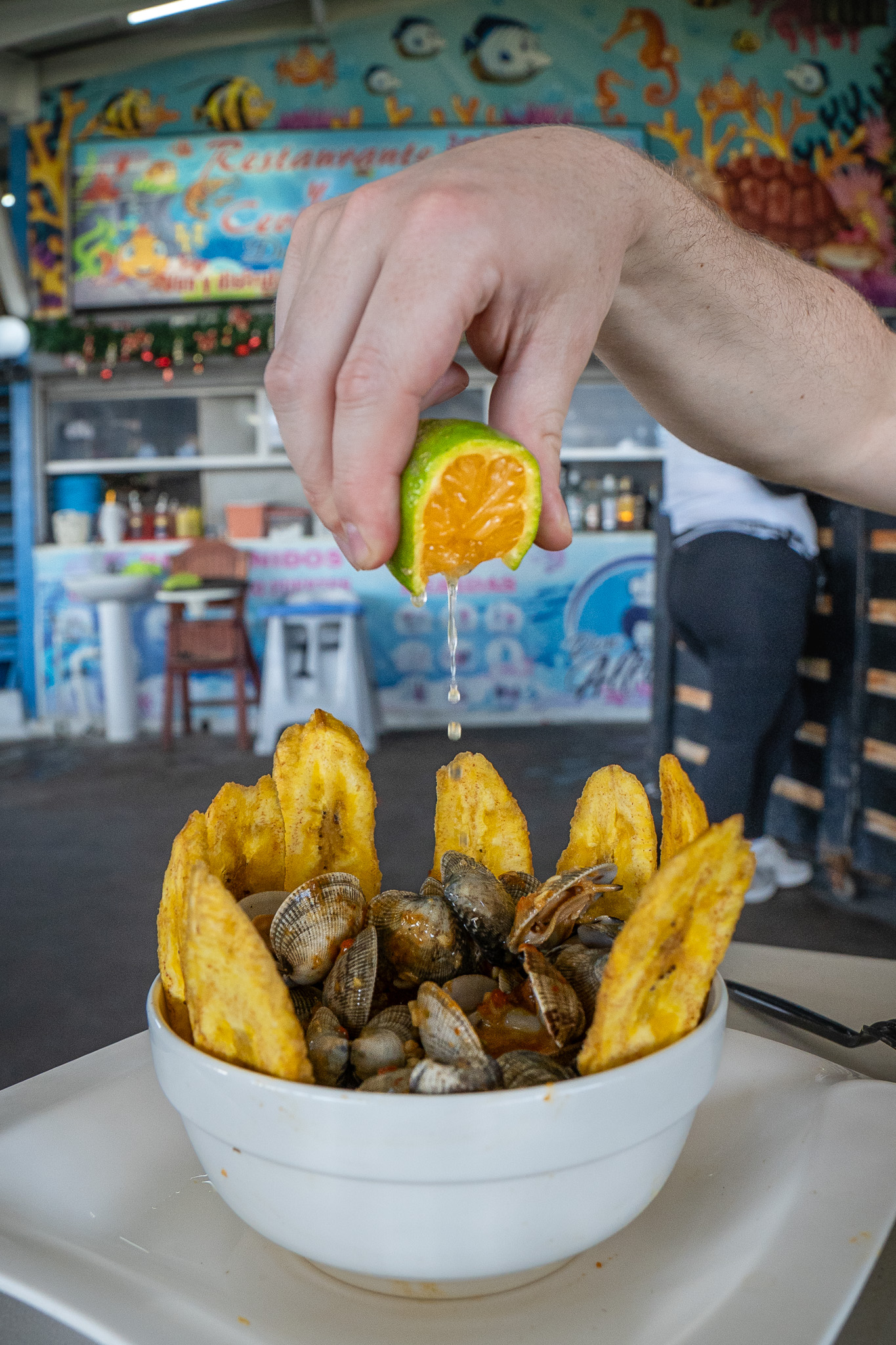 fresh clams in garlic sauce panama city mercado de mariscos don alfaro seafood restaurant
