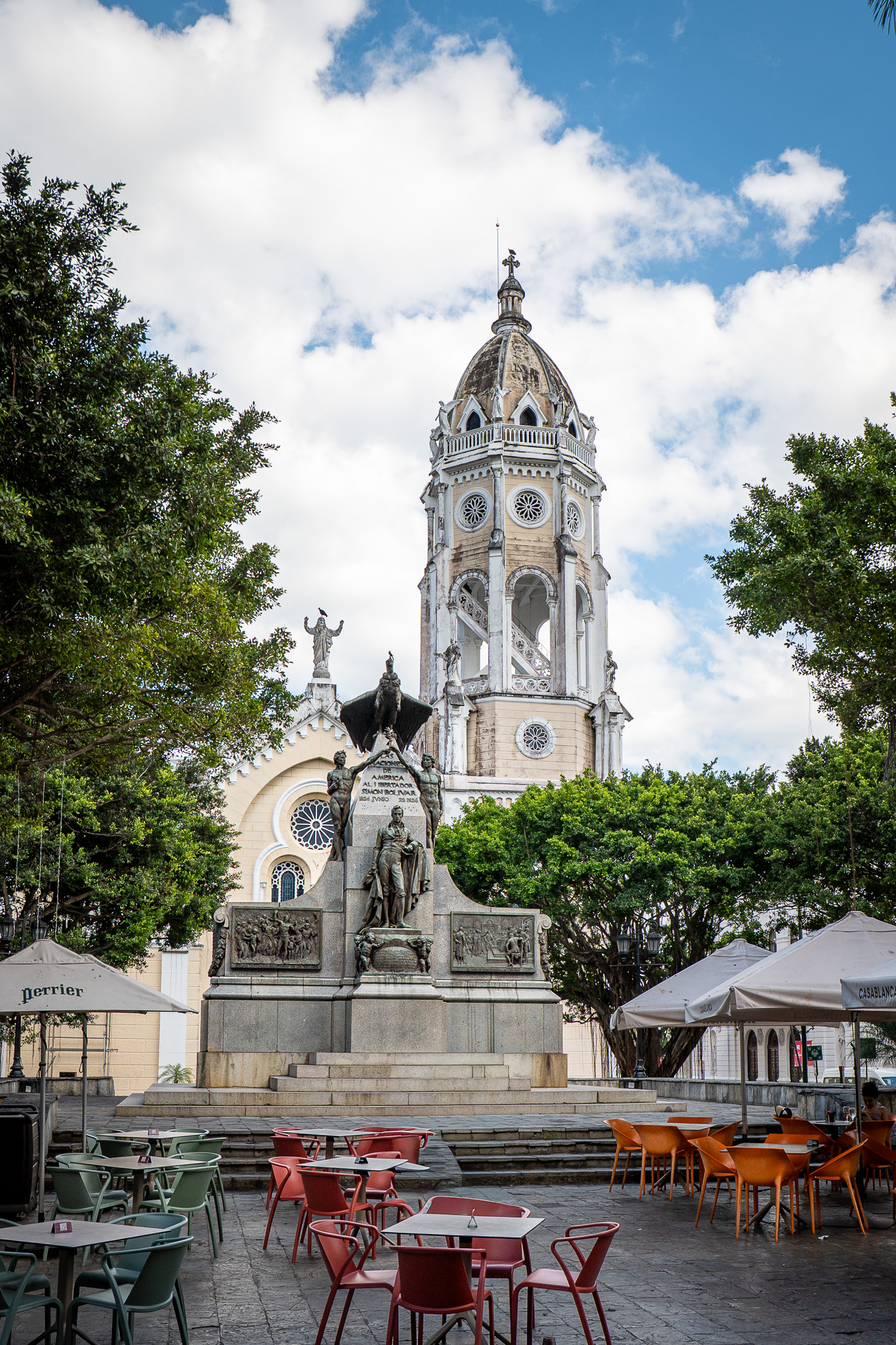 plaza simon bolivar panama city south america